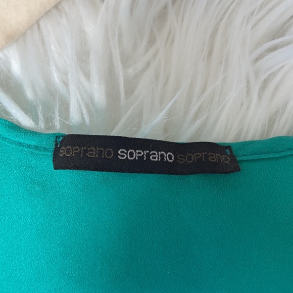 Women’s Flowy Tank, size M - Picture 2 of 3